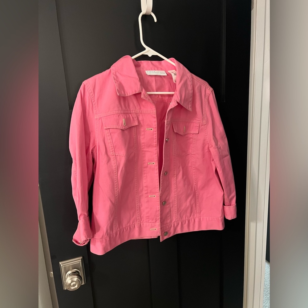 Pink denim jean jacket 🌸